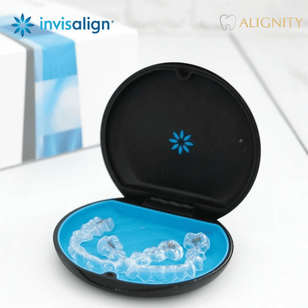 Niềng răng trong suốt là gì? Giá bao nhiêu & Quy trình chuẩn 2026 6 Khay niềng răng trong suốt từ hãng Invisalign