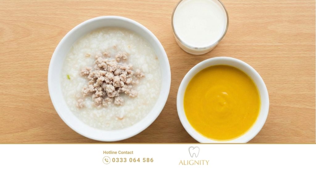 Cấy ghép implant có đau không? 3 Cách giảm đau hiệu quả 4 Hình ảnh các món ăn mềm như cháo thịt và súp bí đỏ phù hợp sau khi trồng răng.
