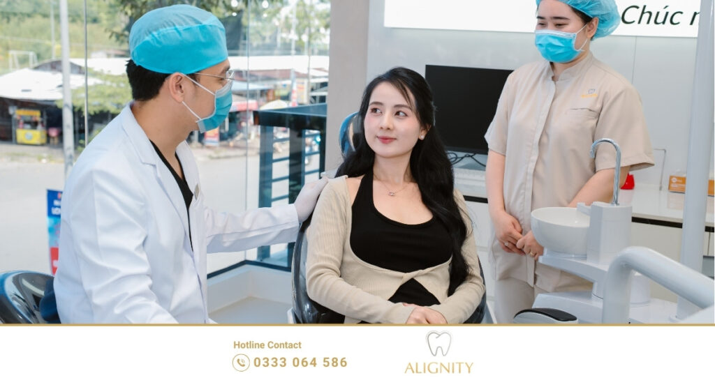 Bác sĩ Trần Phúc Duy tư vấn phác đồ điều trị khớp cắn đối đầu.